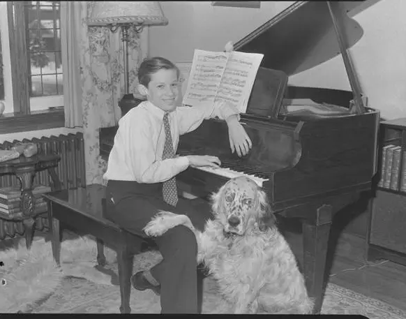 With his setter, Nicky, about 1940. Gordon W. Powley, Archives of Ontario